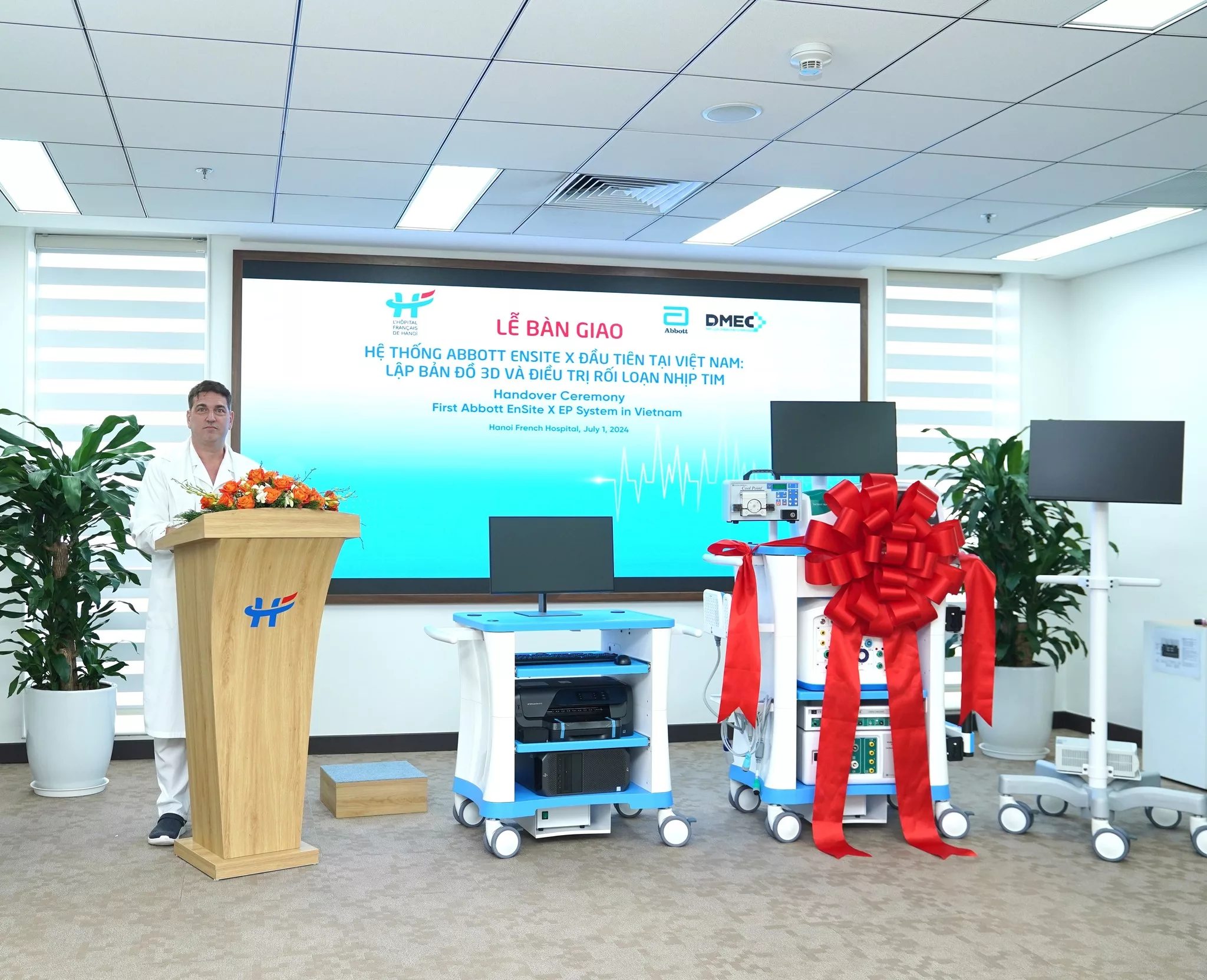 Vietnam’s First Hospital Equipped with Latest 3D Mapping and Cardiac Arrhythmia Treatment System