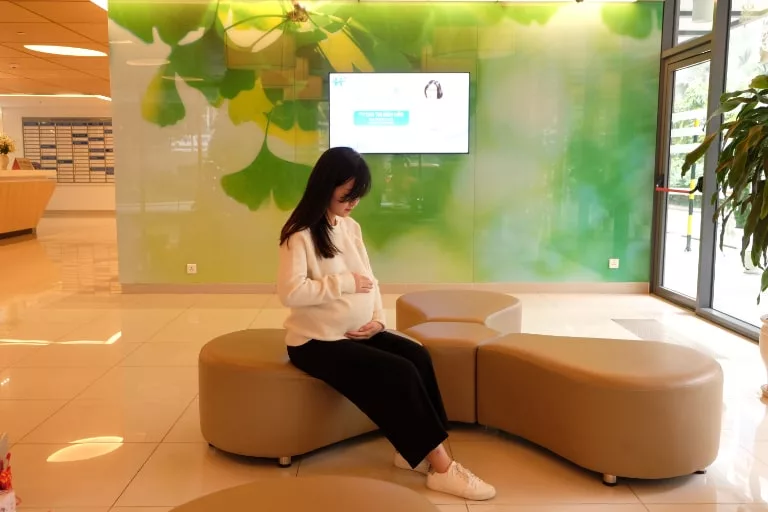 Mới có thai có đau bụng không? Phân biệt với đau bụng kinh nguyệt