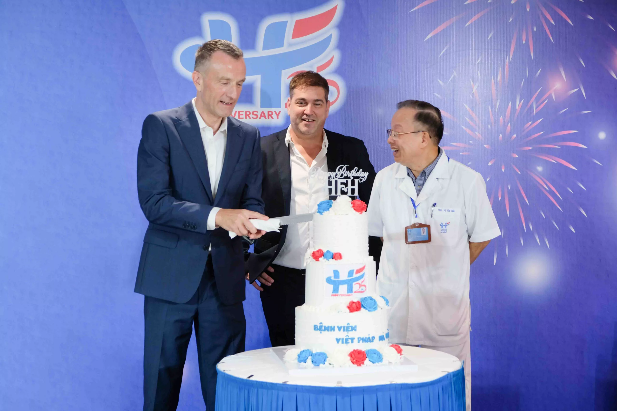 Hanoi French Hospital staff celebrated 25th Birthday