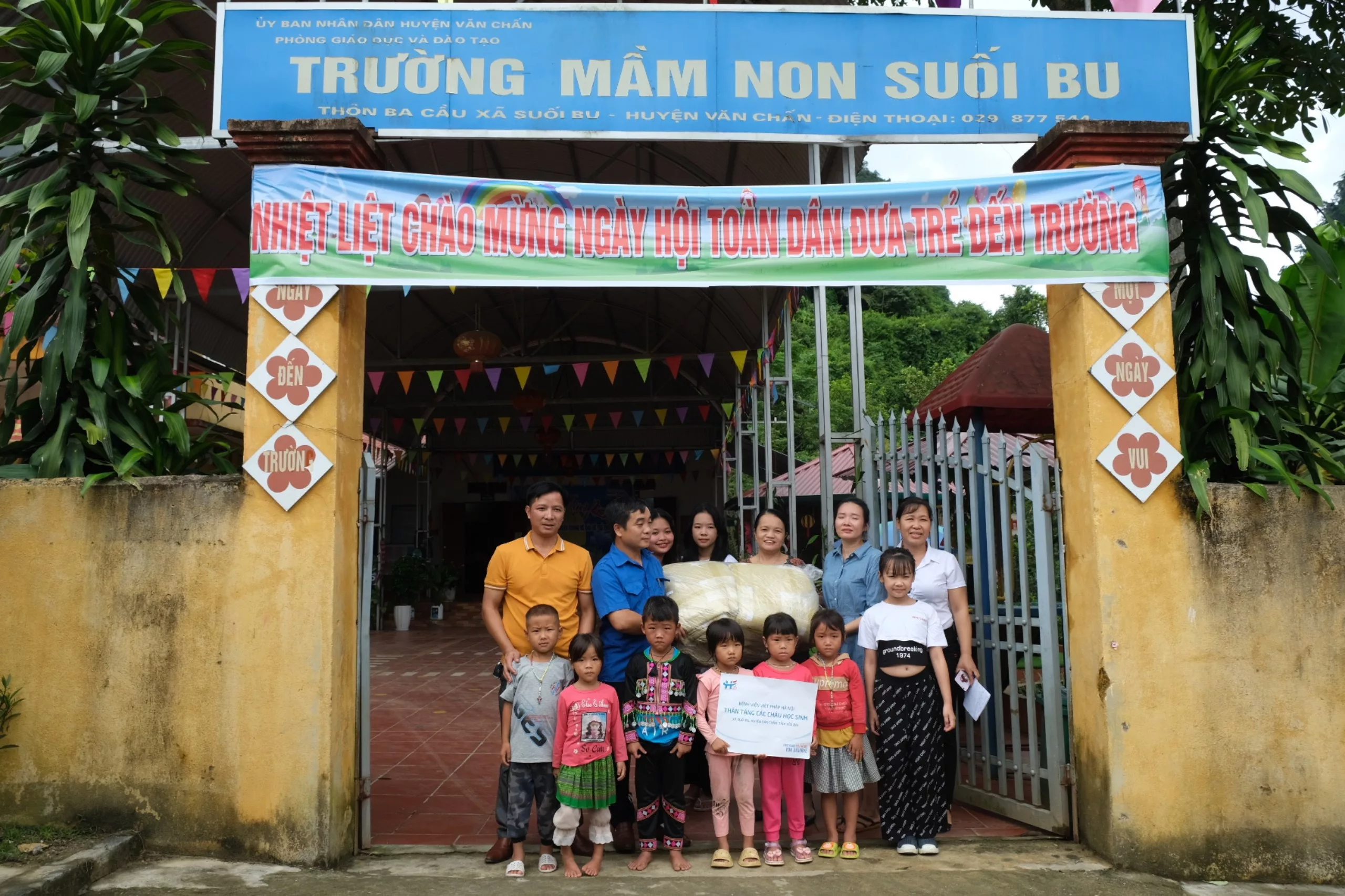 Tặng chăn