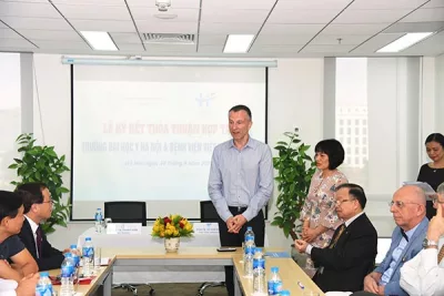 Bệnh viện Việt Pháp Hà Nội ký kết thỏa thuận hợp tác toàn diện với Trường Đại học Y Hà Nội