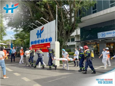 Diễn tập phòng cháy chữa cháy tại bệnh viện Việt Pháp Hà Nội: Cam kết đảm bảo an toàn cho người bệnh