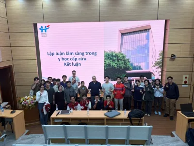 Bác sĩ Erwan Debuc nâng cao tư duy phản biện trong cấp cứu cho sinh viên chương trình phân khoa Pháp ngữ, chuyên ngành Y, trường Đại học Y Hà Nội