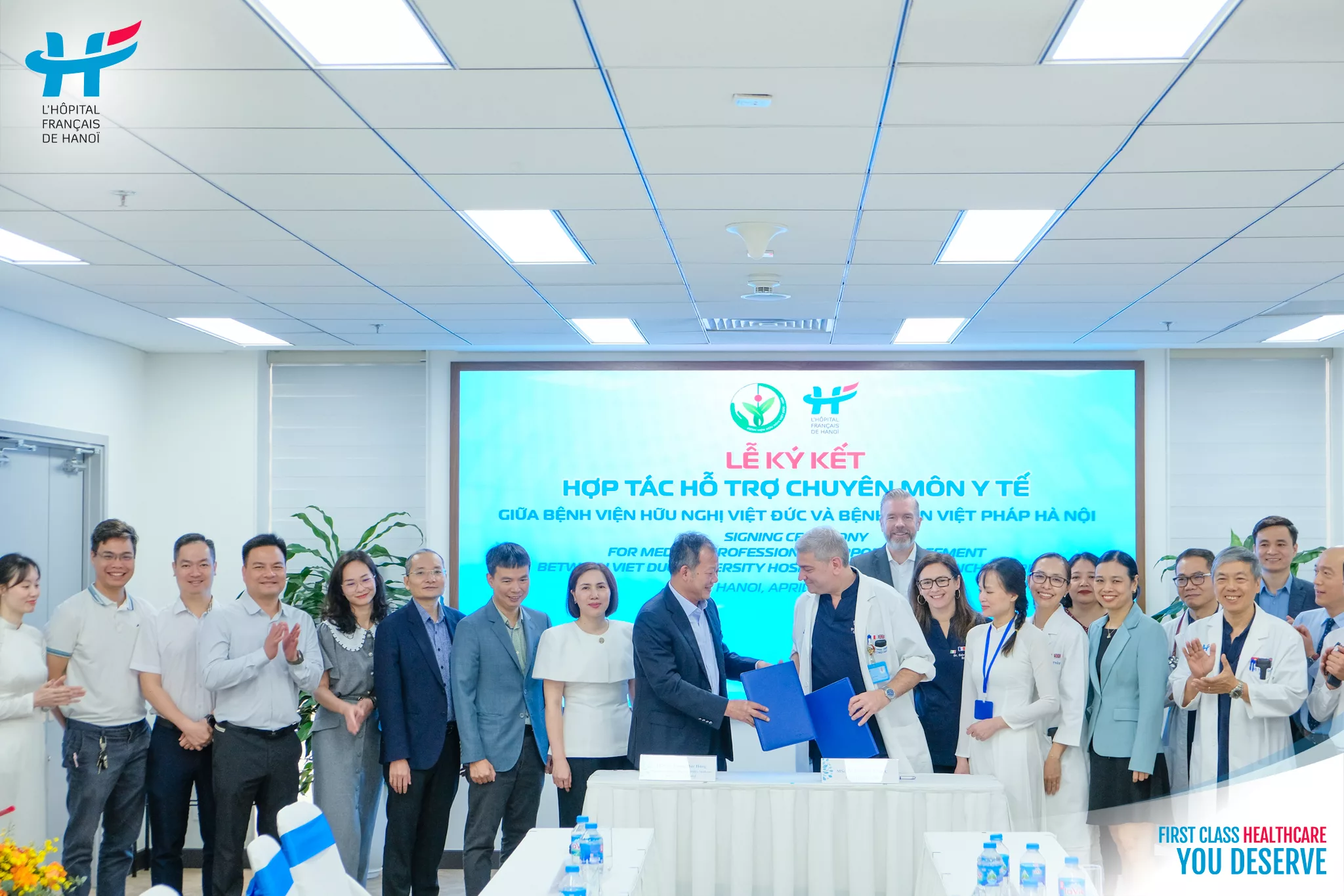 Hanoi French Hospital and Viet Duc University Hospital formalize professional collaboration: Strengthening cooperation for the benefit of patients