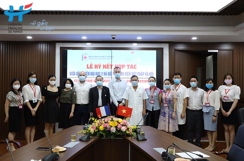 Hợp tác chuyên môn với Bệnh viện Đại học Y Hà Nội